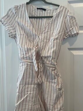 Abercrombie & Fitch White with Red Vertical Stripes